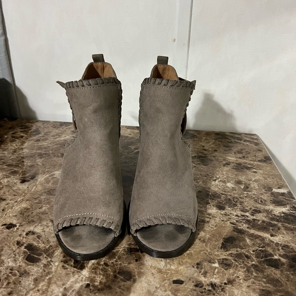 Qupid ankle heels